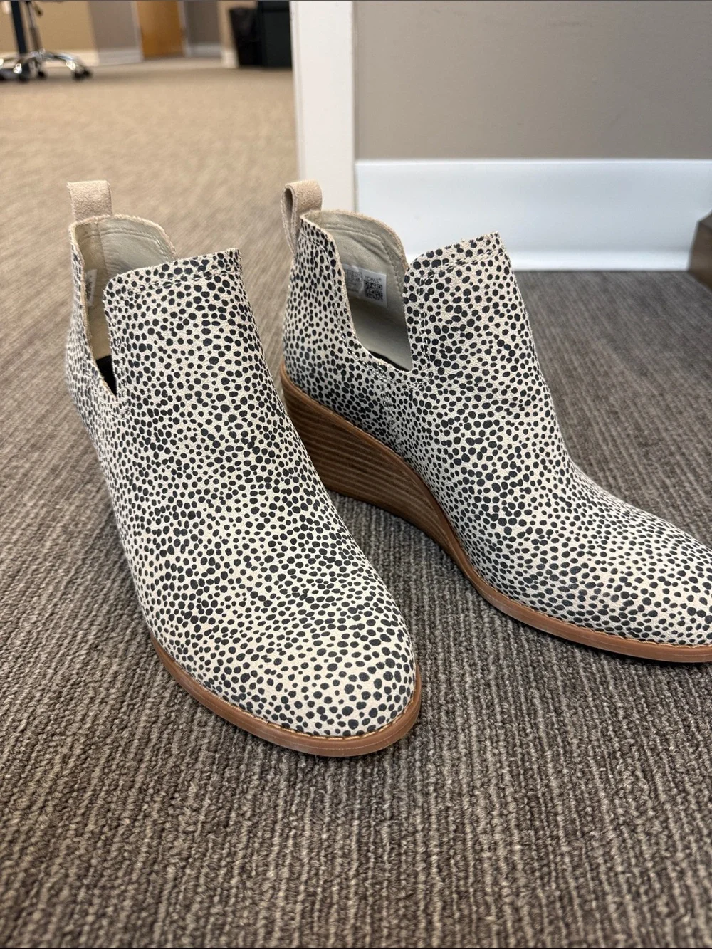 Toms Women's Black & Cream Spotted Wedge Booties